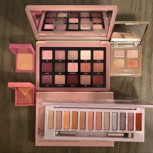 Eyeshadow palettes and blushes